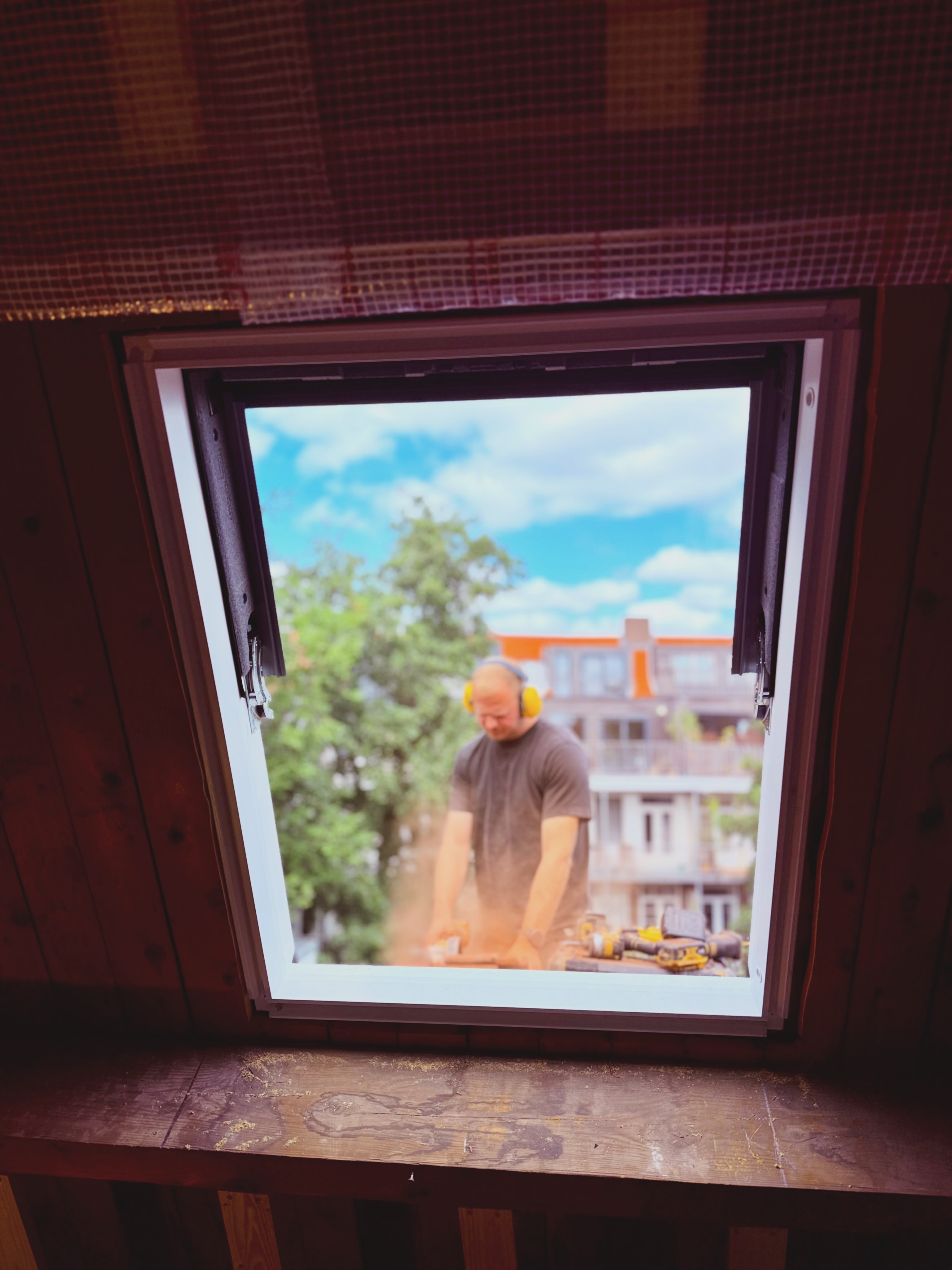 🏡 Op zoek naar een nieuw dakraam of is jouw huidige dakraam toe aan vervanging?

Bij Dakraam Vervang Service ben je aan het juiste adres voor het plaatsen én vervangen van dakramen. Wij leveren vakwerk van hoge kwaliteit, werken netjes en zorgen ervoor dat jij als klant 100% tevreden bent.

✅ Plaatsen & vervangen van dakramen
✅ Hoogwaardige kwaliteit
✅ Strakke afwerking
✅ Betrouwbare service
✅ Klanttevredenheid staat voorop

📩 Neem vrijblijvend contact met ons op voor een offerte of meer informatie. Wij helpen je graag aan meer licht en comfort in huis!

#Dakraam #DakraamSpecialist #DakraamPlaatsen #DakraamVervangen