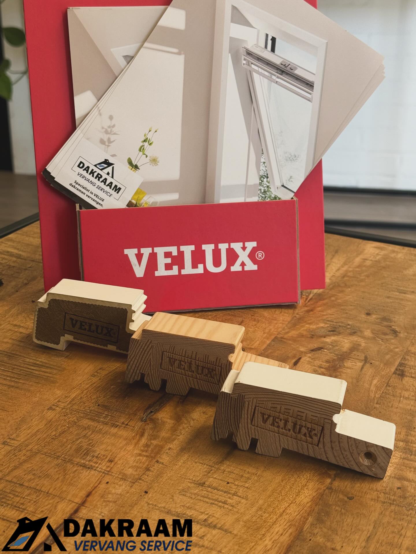 Twijfel je welk VELUX dakraam het beste past bij jouw interieur? 👌

Wij leveren VELUX dakramen in verschillende afwerkingen:

Swipe 👉🏼

🖌️ Wit gelakt hout
Strakke, frisse uitstraling. Perfect voor een modern en licht interieur.

Swipe 👉🏼

🌿Blank gelakt hout
Natuurlijke look waarbij de houtstructuur zichtbaar blijft. Warm en tijdloos.

Swipe 👉🏼

✨ Wit kunststof
Dé populairste keuze van dit moment. Voorzien van een sterke witte toplaag, waardoor het raam een strakke luxe uitstraling heeft en eenvoudig schoon te houden is. Daarnaast vochtbestendig en ideaal voor badkamer, keuken of andere ruimtes waar gemak belangrijk is.

✅ Voor iedere ruimte een passende oplossing
✅ Topkwaliteit en lange levensduur
✅ Mooie afwerking voor elk interieur

Benieuwd welke uitvoering het beste bij jouw woning past? Stuur ons gerust een bericht! 📩

#velux #dakraam #dakramen #zolderverbouwing #verbouwen